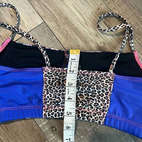 Onzie cheetah printed top size s/m - Picture 3 of 6